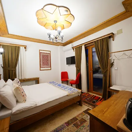 Pashahan Hotel 3*